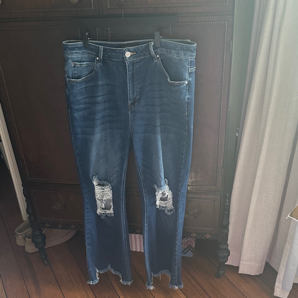 EUC Risen Women's Distressed Dark Blue Denim Jeans Size 1X